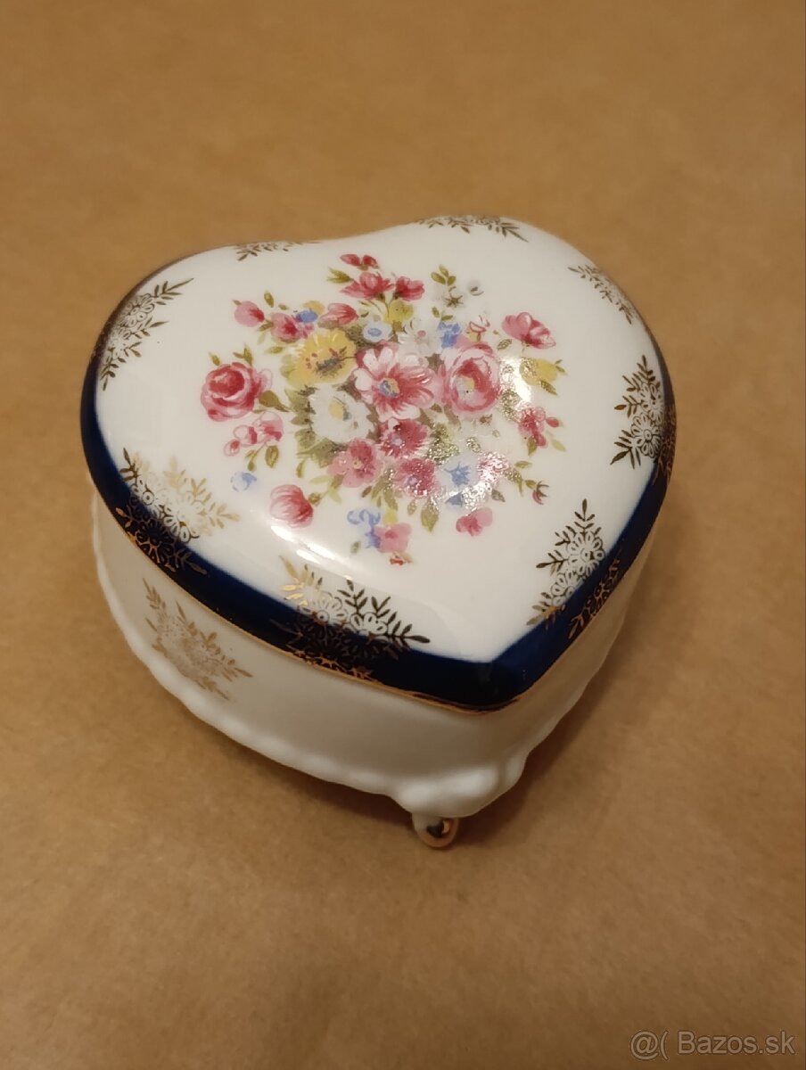 Zbierka porcelánu - 17