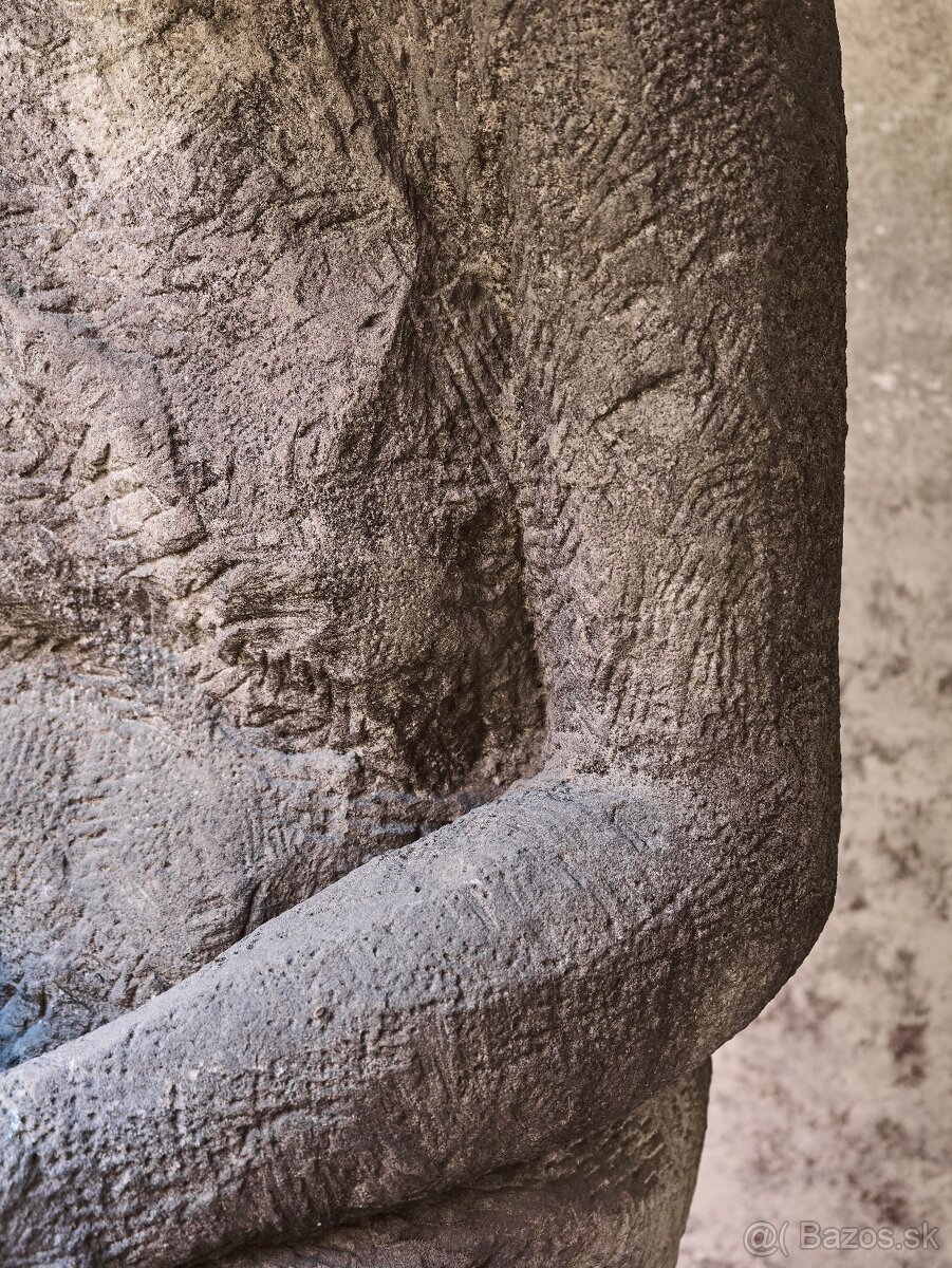 Obrie pieskovcové súsošie „Matka s dieťaťom” z obdobia prvej - 17