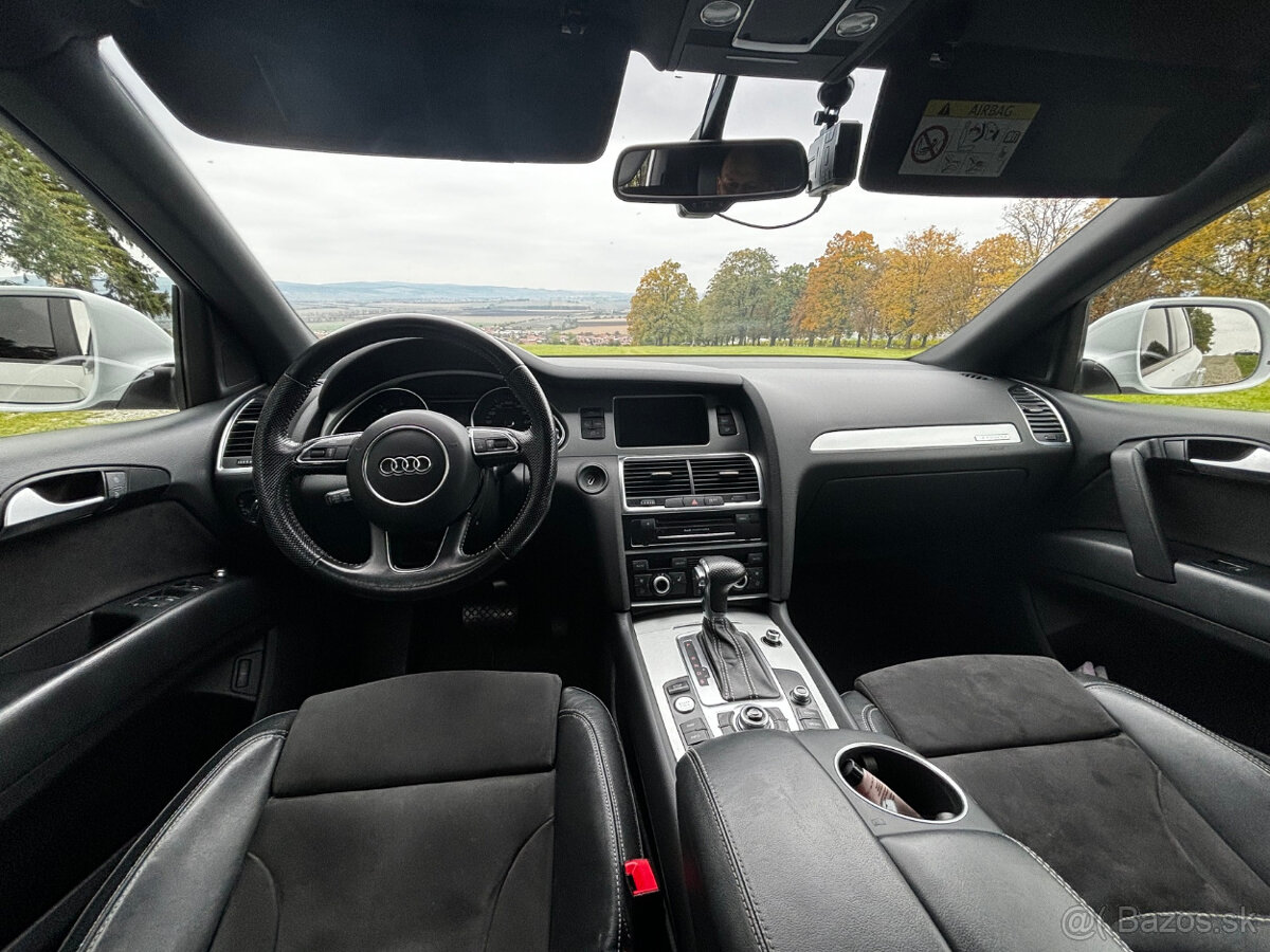 Audi Q7 3.0 TDI S-line Quattro 7 míst - 17
