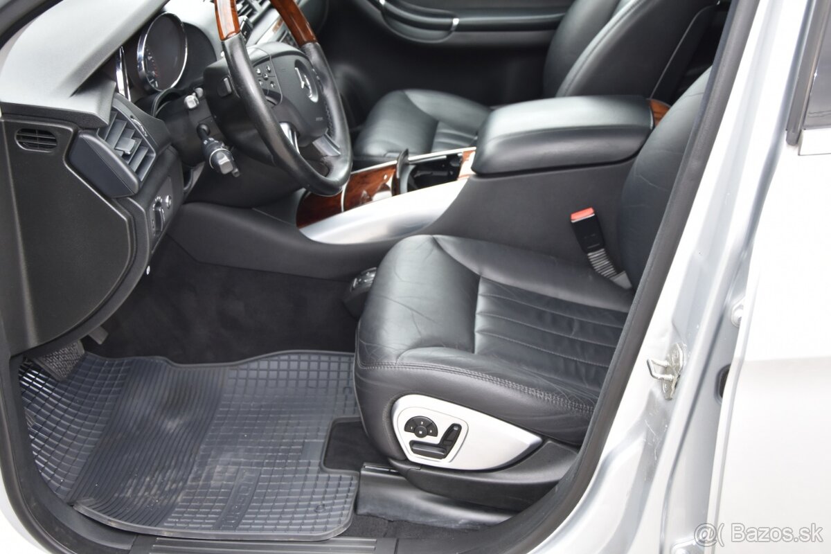 Mercedes-Benz R trieda 500 4-matic - 17