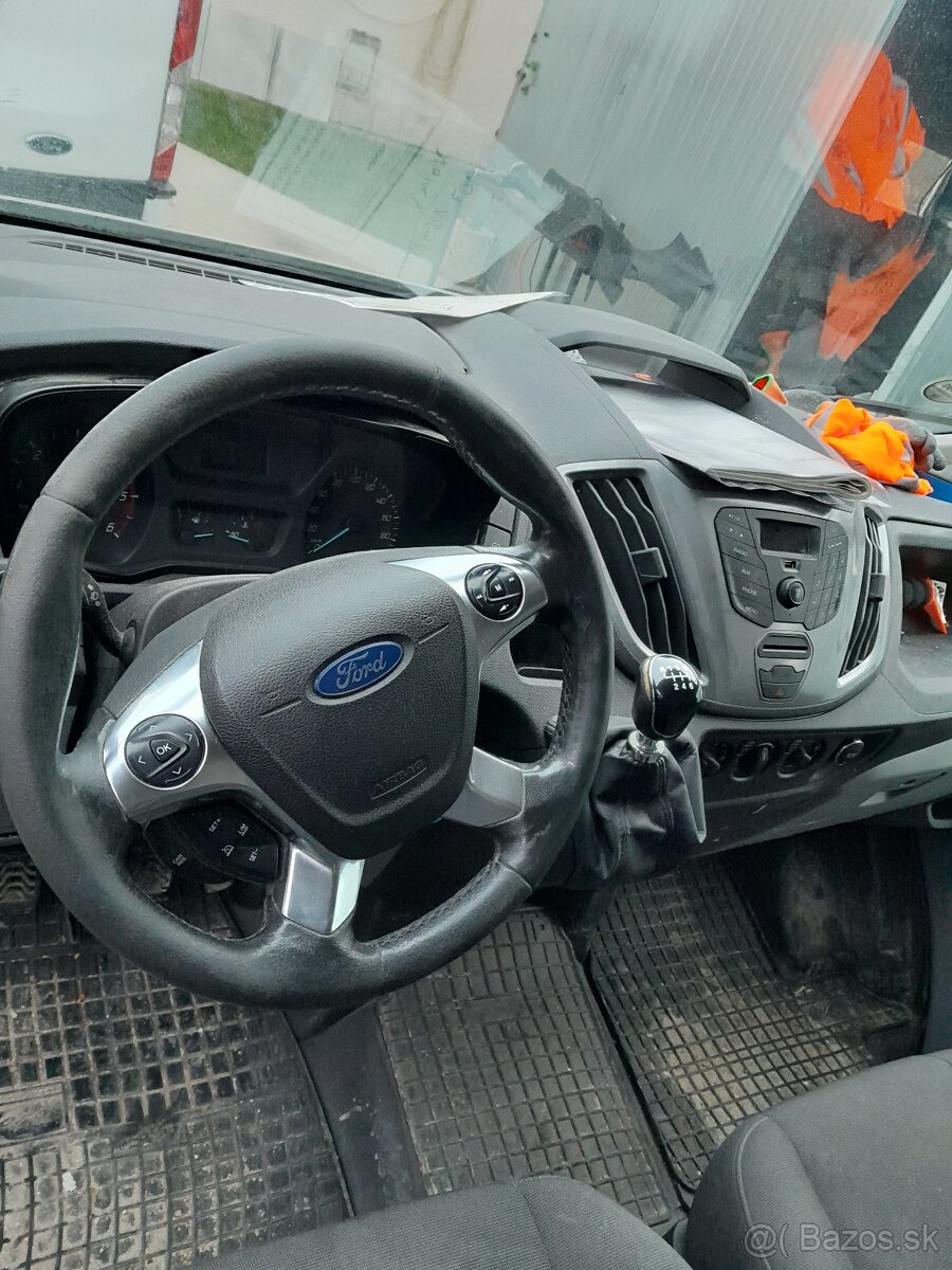 Ford Tranzit - 17