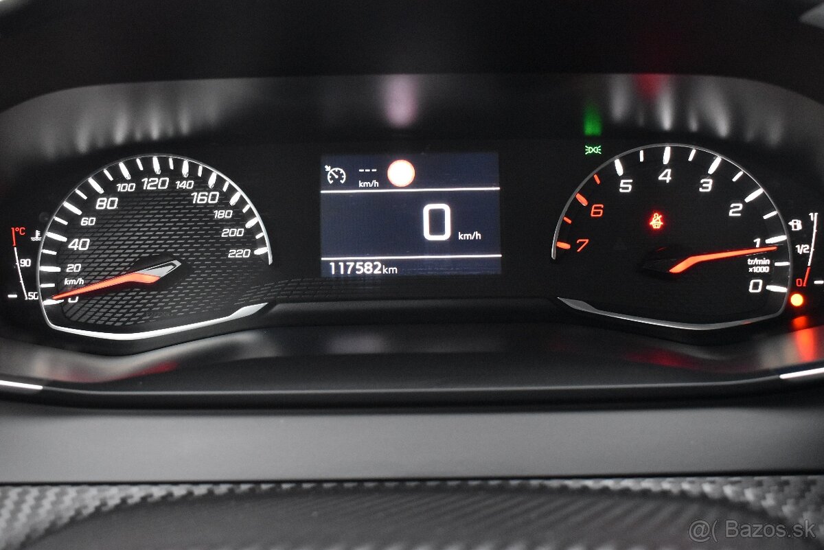 Peugeot 2008 1.5 HDi ROK 2022 - 17