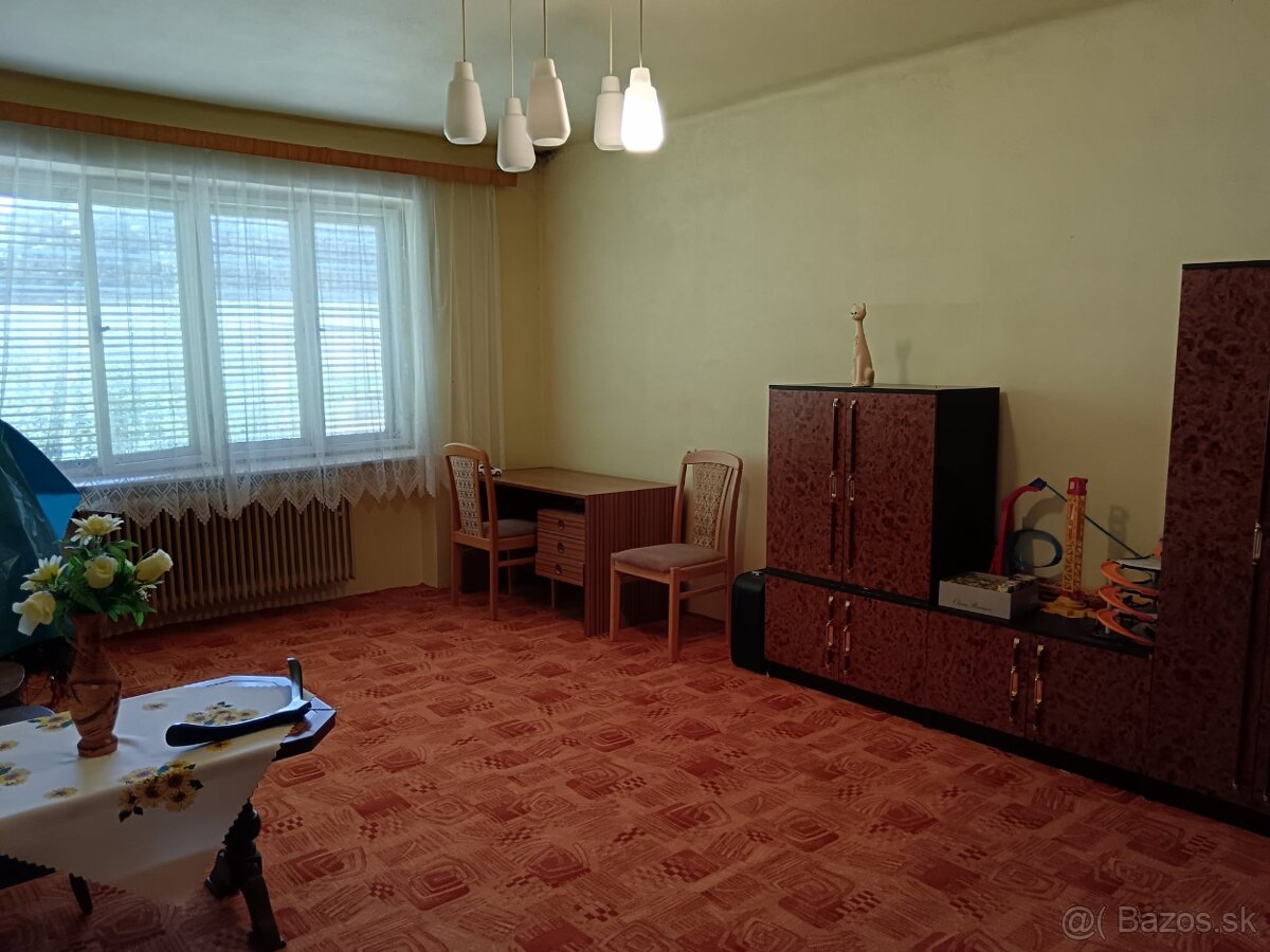 Rodinný dom s velkým pozemkov v blízkosti kupelov Dudince - 17