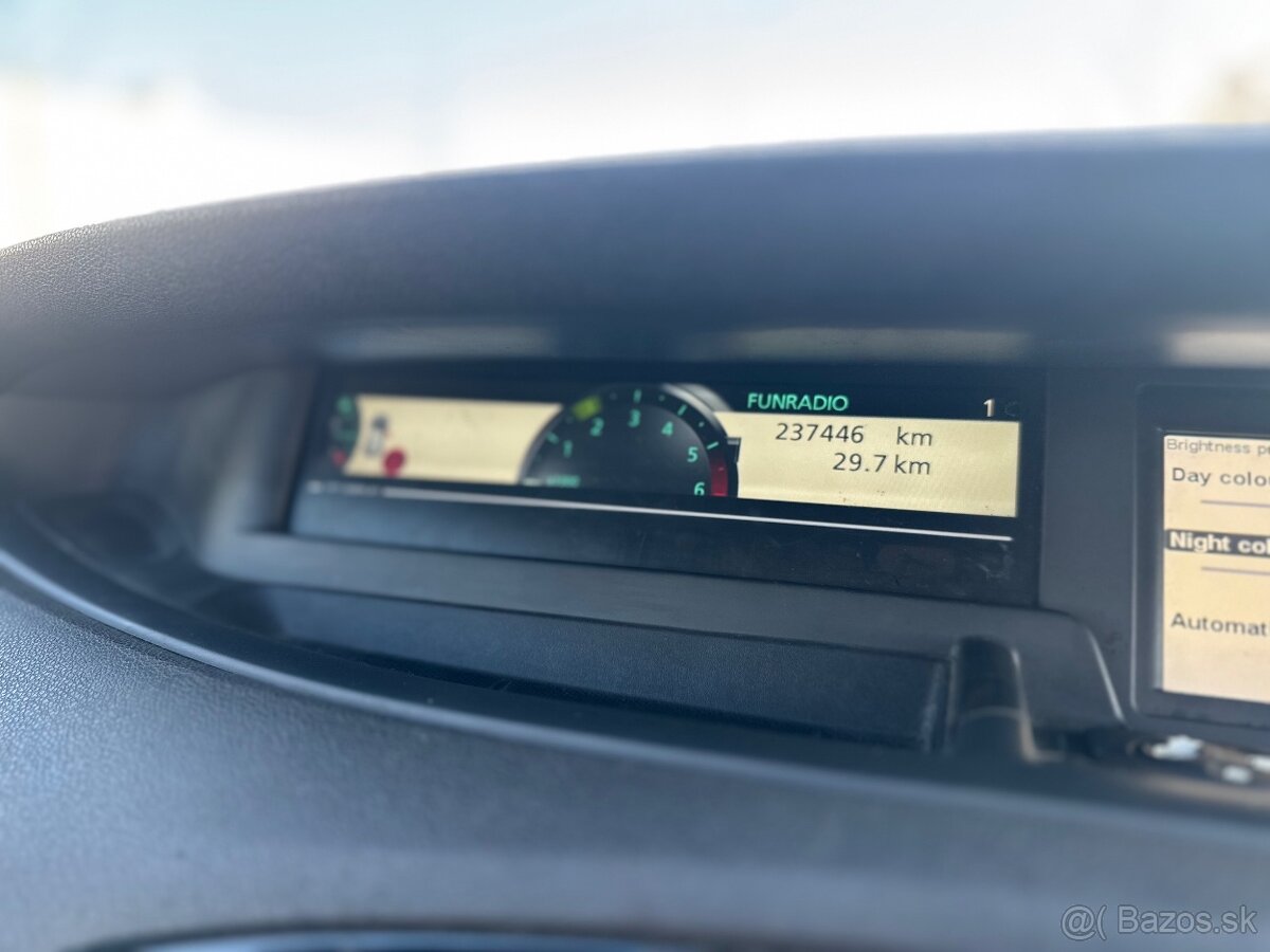 Renault Grand Scenic 7-miest Nová STK - 17