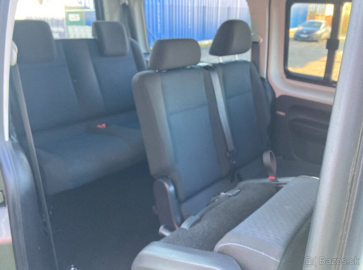 VOLKSWAGEN CADDY MAXI 2,0TDi 4MOTION 7míst - 17