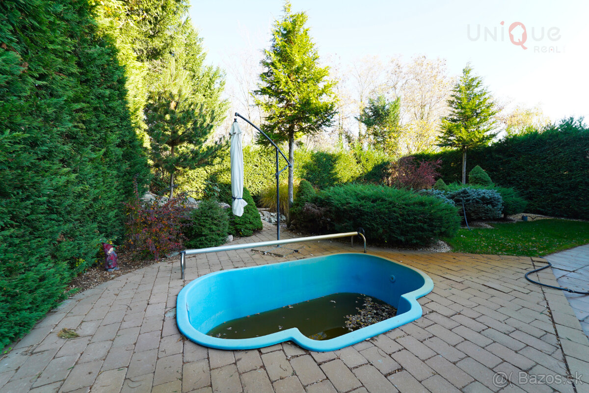 Na predaj kompletne zariadený rodinný dom s bazénom - 17