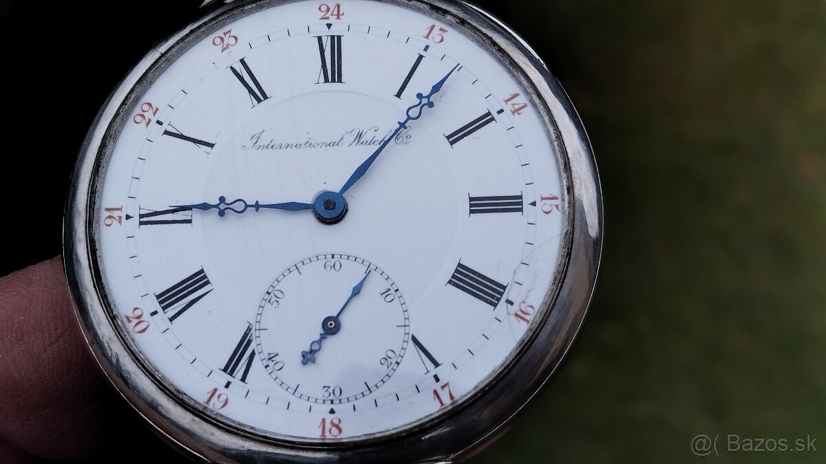 Krásné starožitné hodinky IWC Schaffhausen zdobené medailemi - 17