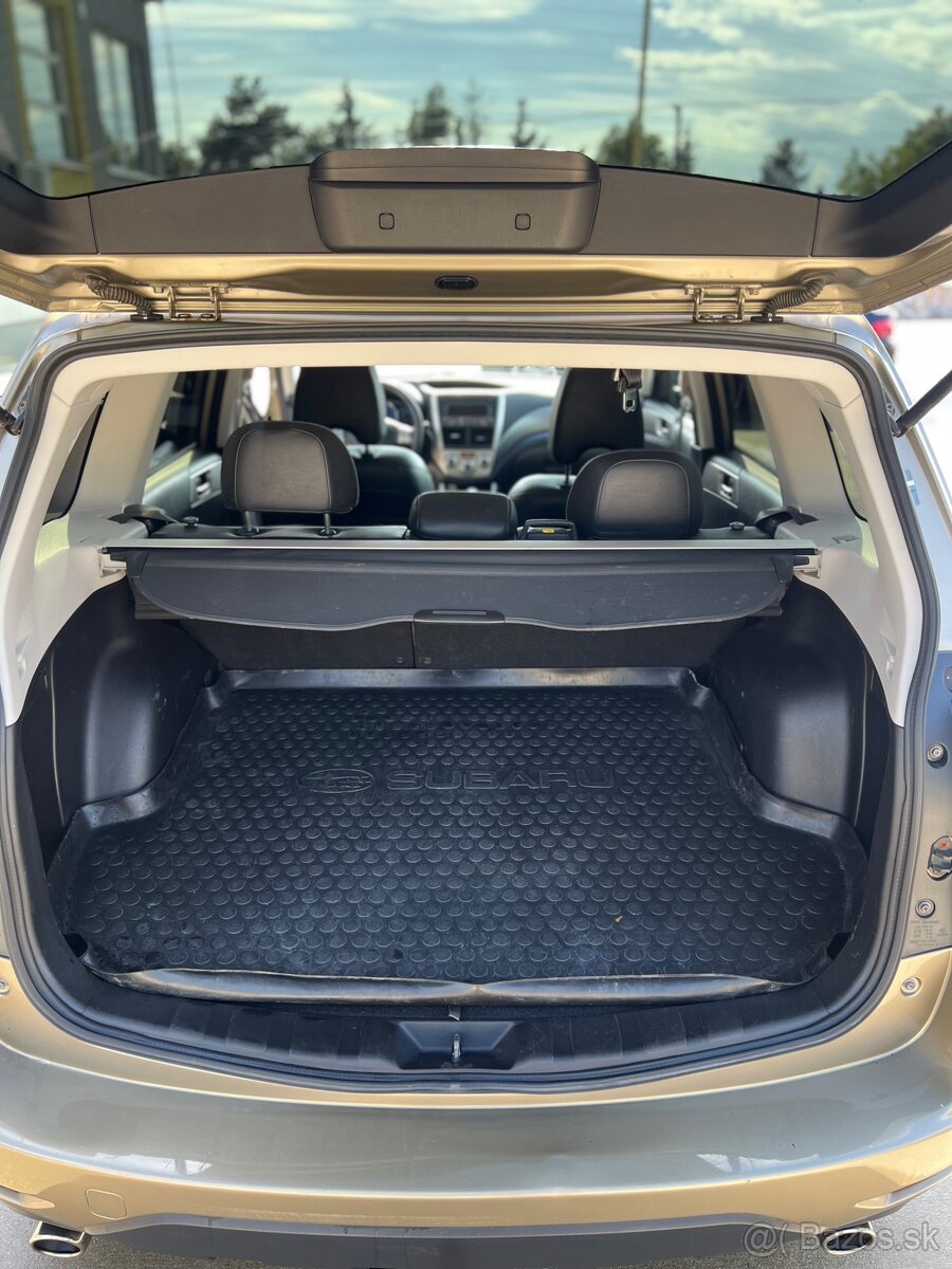 Subaru Forester PREMIUM - 17