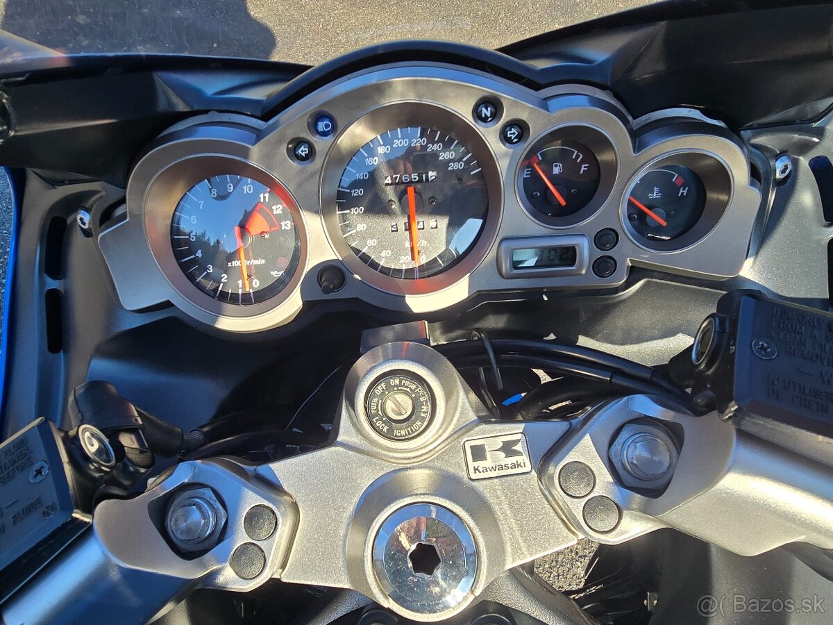 Kawasaki ZZR 1200 - 17