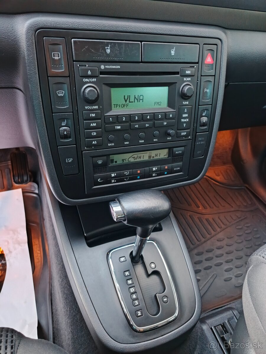 VOLKSWAGEN SHARAN 1.9TDI 85KW AUTOMAT 7 MIEST - 17