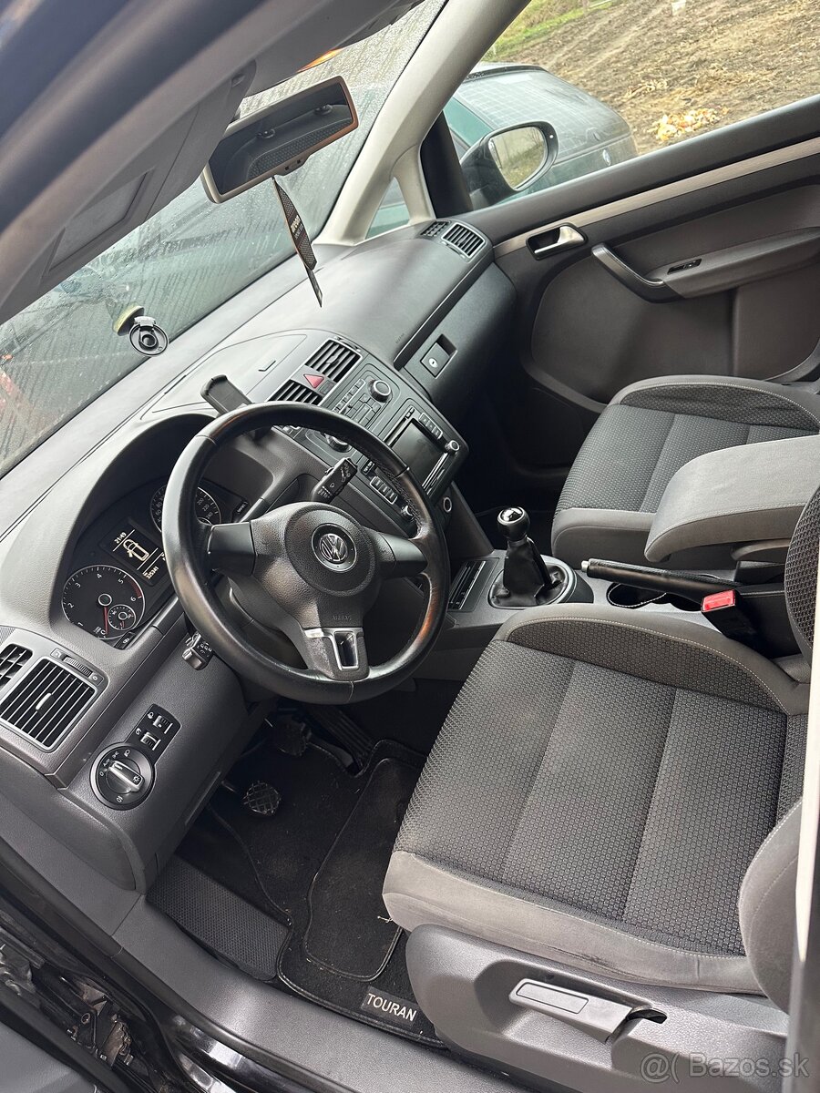 Volkswagen Touran 1.6tdi 2011 - 17
