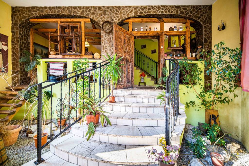 TOREA - PRENÁJOM OBJEKTU REŠTAURÁCIE - VINOSADY, OKRES PEZIN - 17