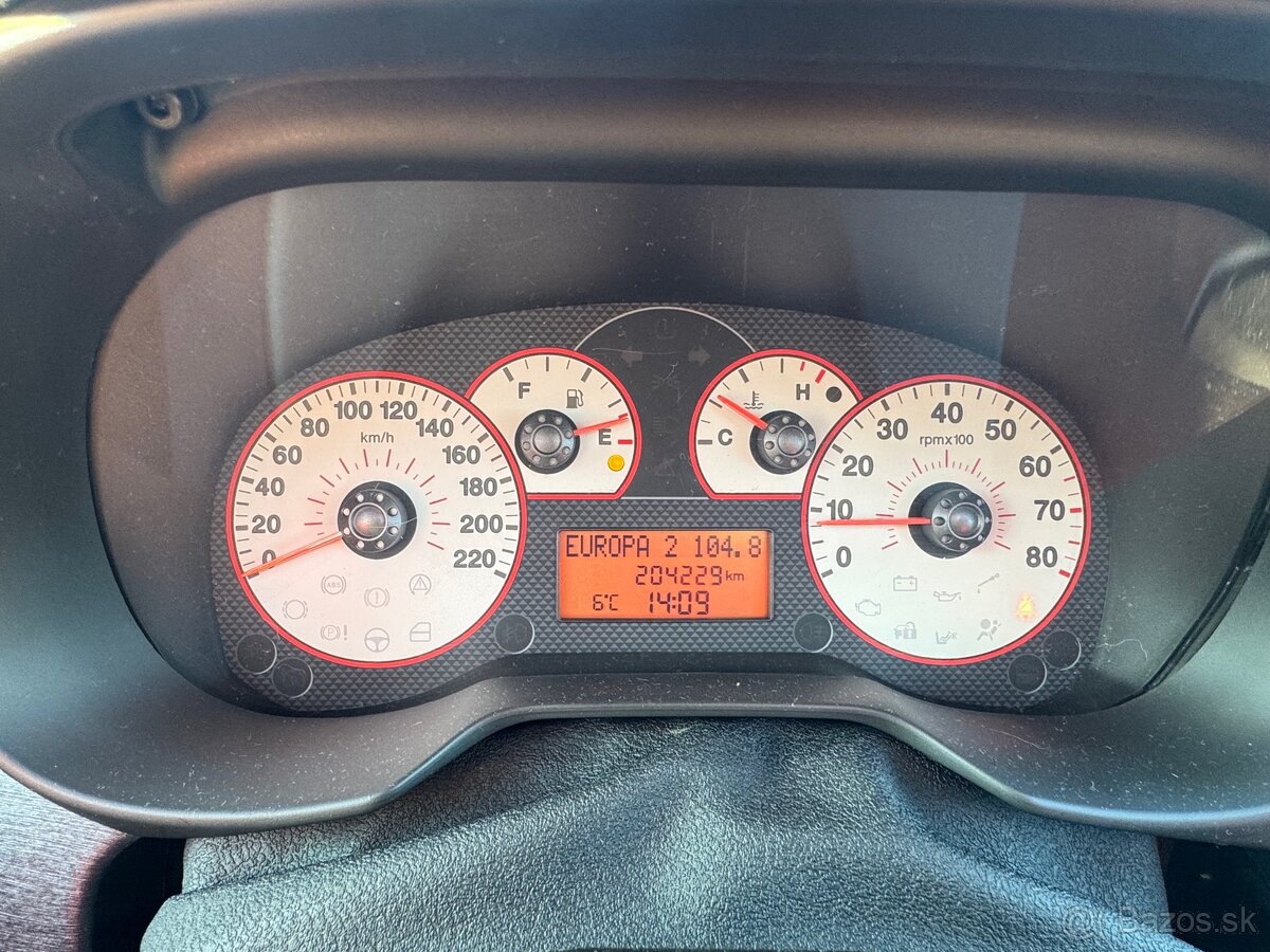 Fiat grande punto 1.4 (70kw) - 17