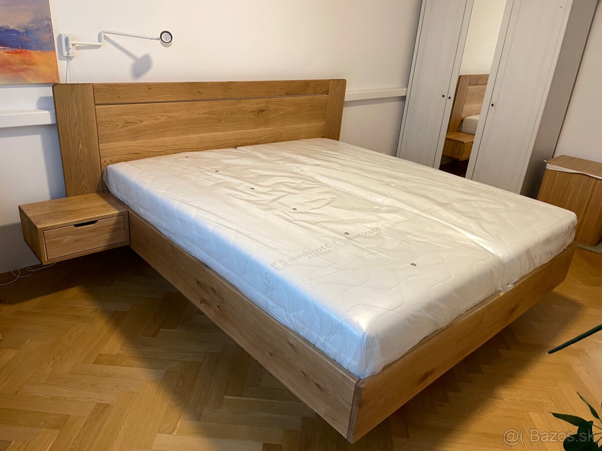 Dubová posteľ z masívu - úložný priestor, nočné stolíky - 17