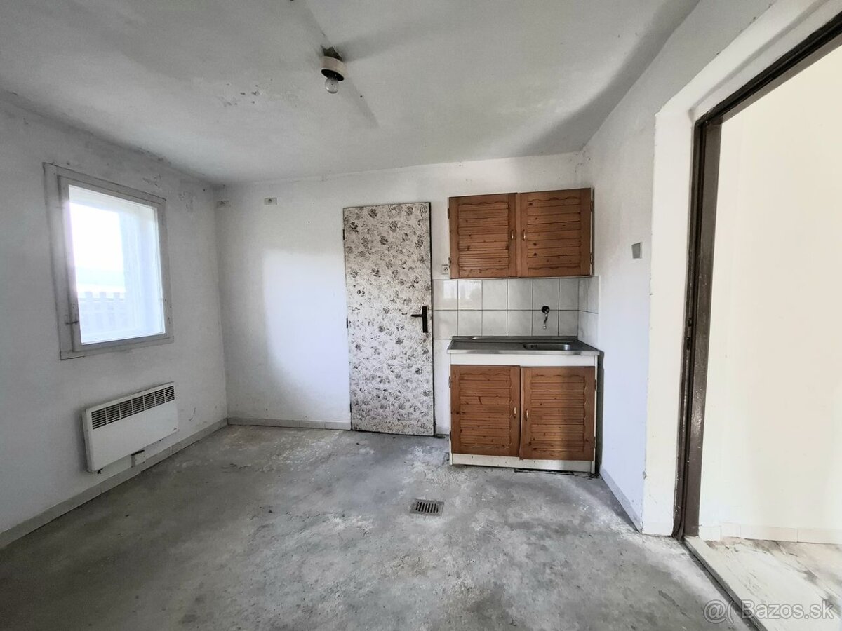 NA PREDAJ - byt s pozemkom, HANDLOVÁ - 17