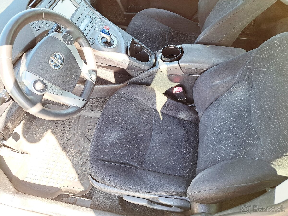 Predám Toyota Prius 1.8 Hybrid 2012 - 17