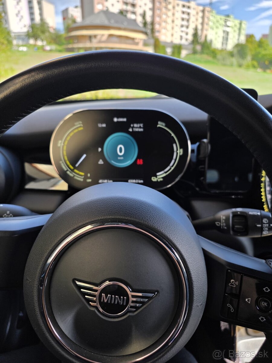 Mini Cooper SE elektromobil - 17