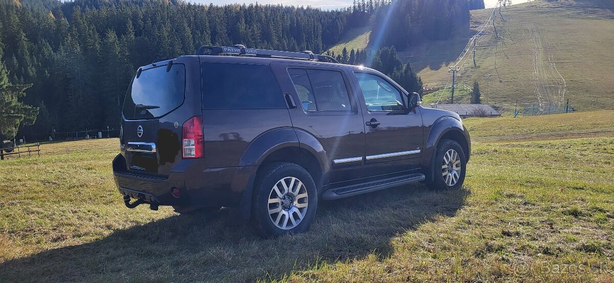 Nissan Pathfinder 3,0 V6 - 17