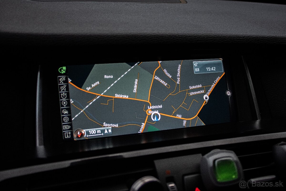 BMW X3 xDrive20i, 135kW, A8 - 17