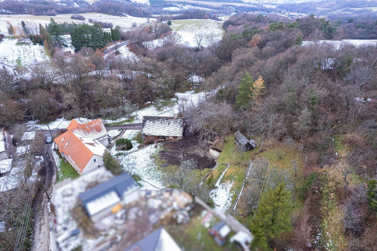 5 izb. RD Hradec(PD) - velký pozemok 1965 m2 - posledný dom - 17