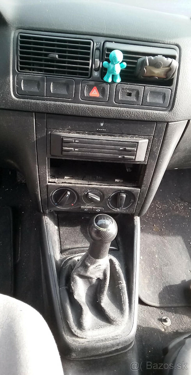 Volkswagen Golf 1,4i 55kw - 17