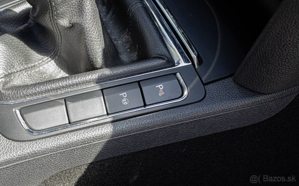 Škoda Superb Combi 2.0 TDI 2011 - 17