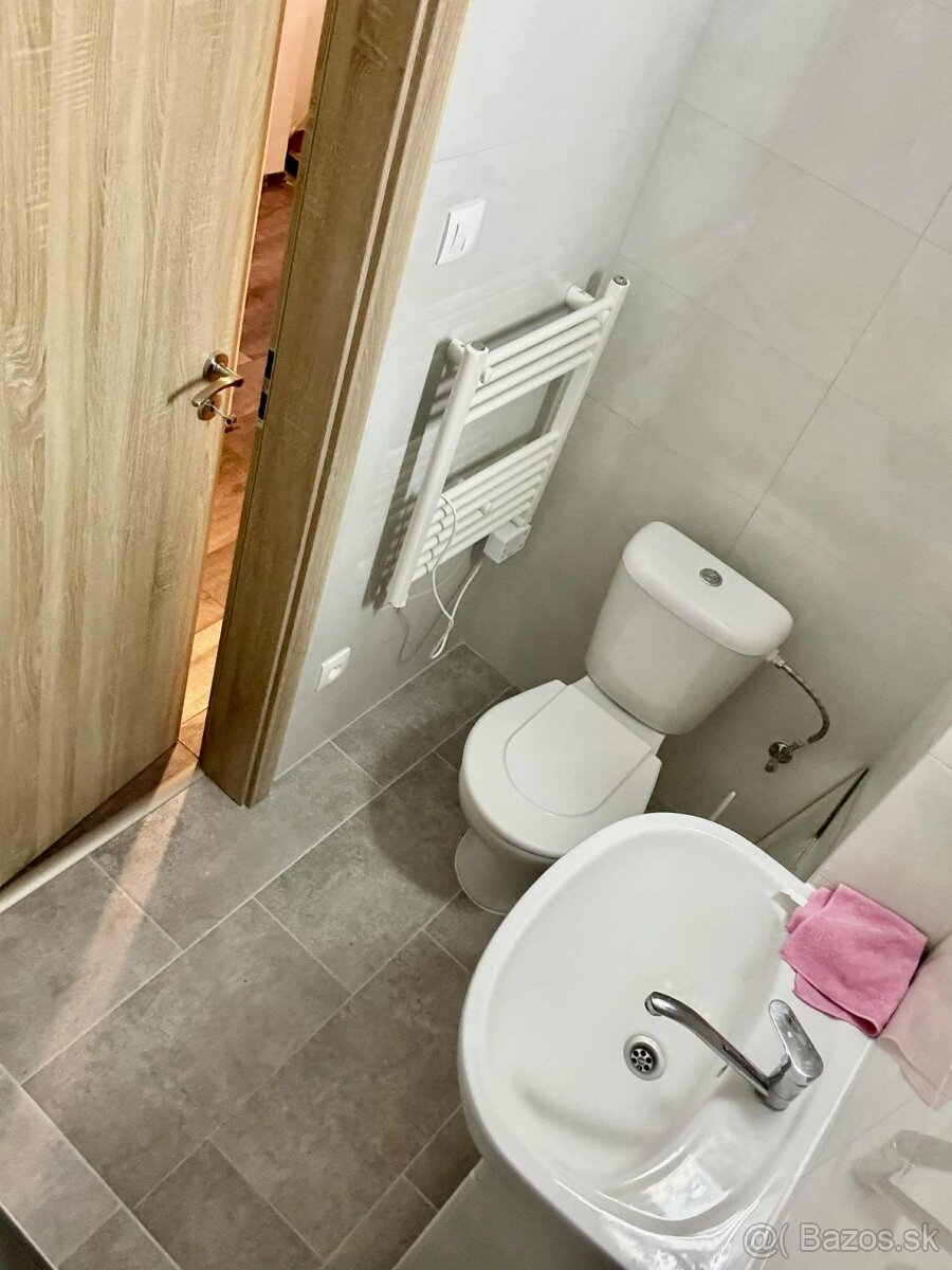 Predám moderný 4i dom v lokalite Kolárovo - 17