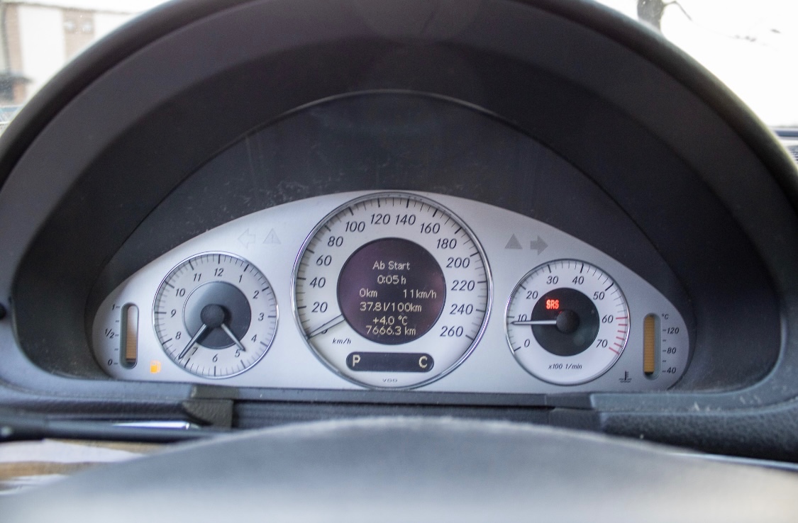 Mercedes-Benz E 320 Benzín 4x4 LPG - 17