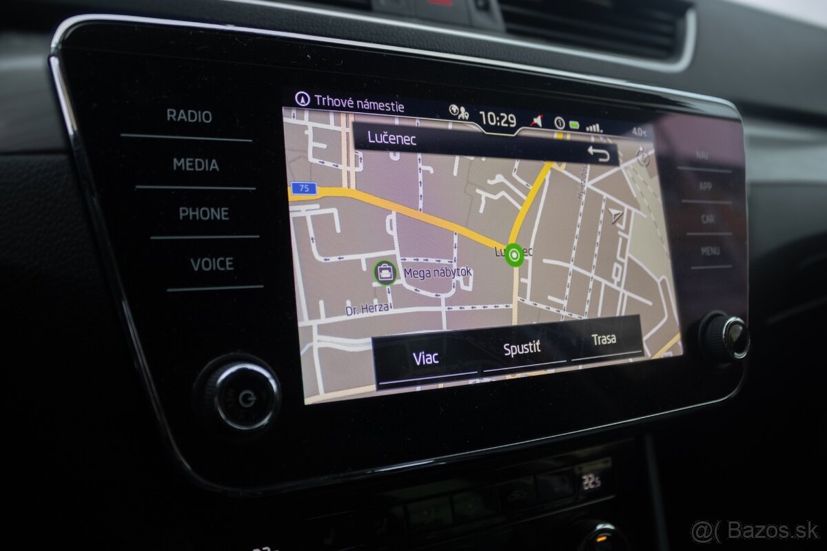 Škoda Superb Combi - 17