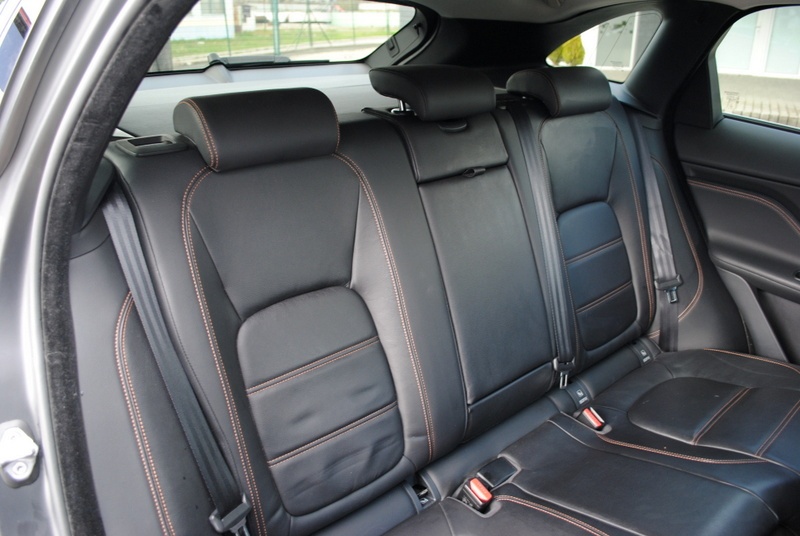 Jaguar F-Pace 2.0D I4 180k AWD A/T⭐SERVIS LEN JAGUAR - 17