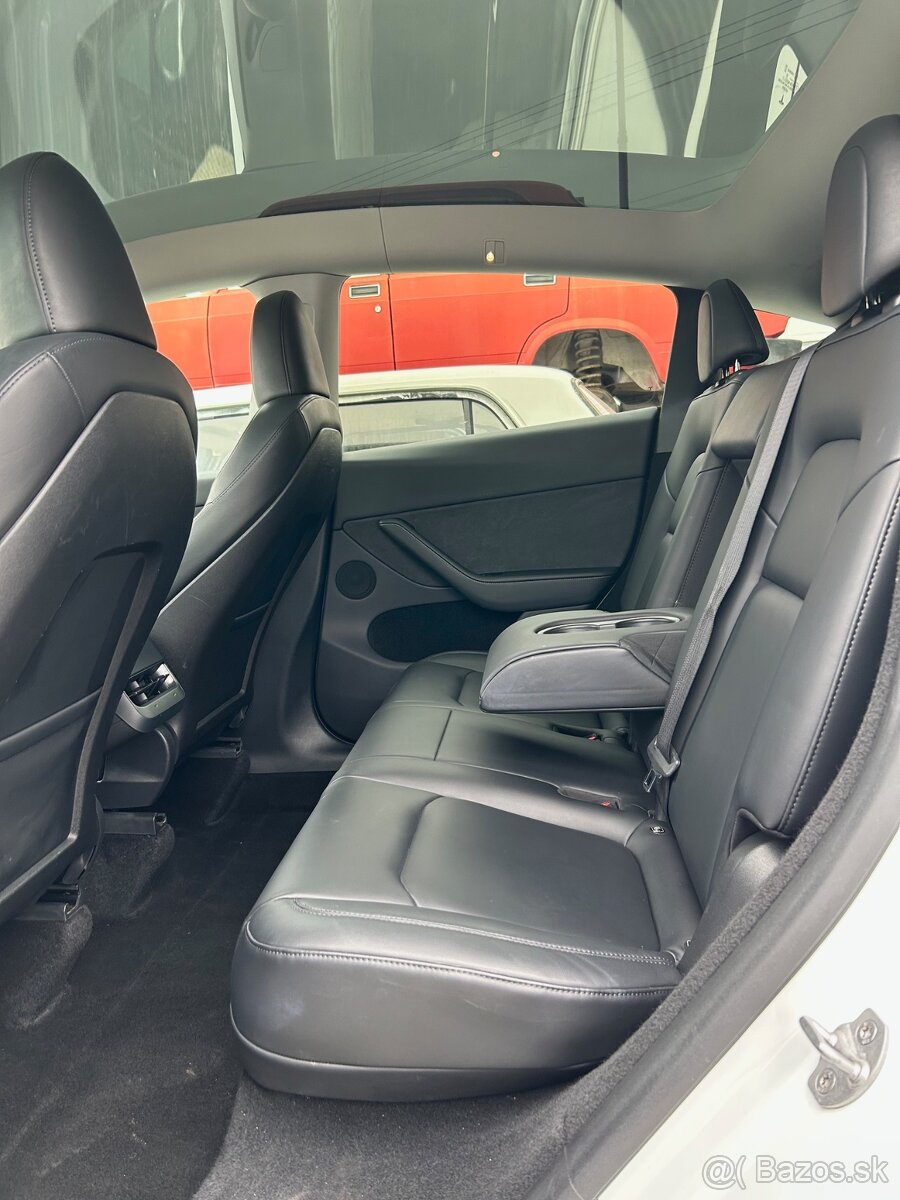 Tesla Model Y PERFORMANCE 393kW Dual Motor AWD FSD - 17