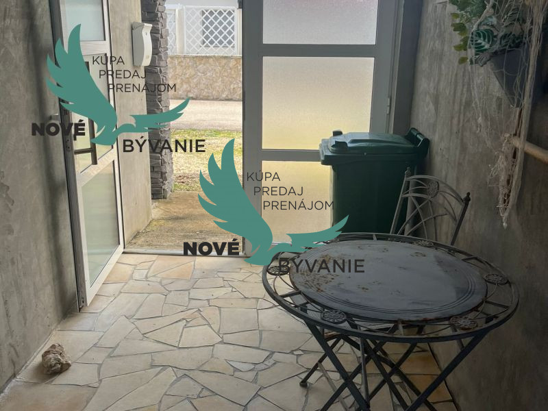 Dom 2x apartmán blízko mora v Chorvátsku na ostrove Vir - 17