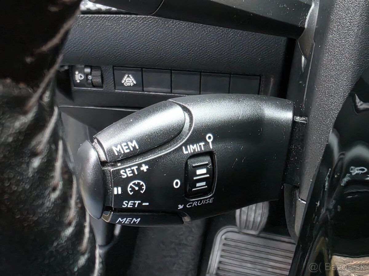 Peugeot 208 1.2 PureTech,kúpené na SK - 17