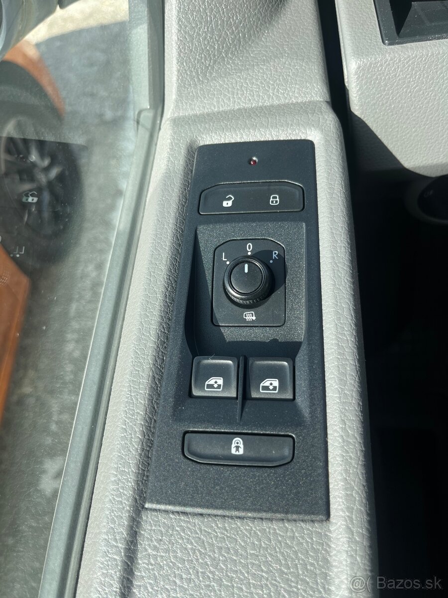 VW Transporter 2L - 17