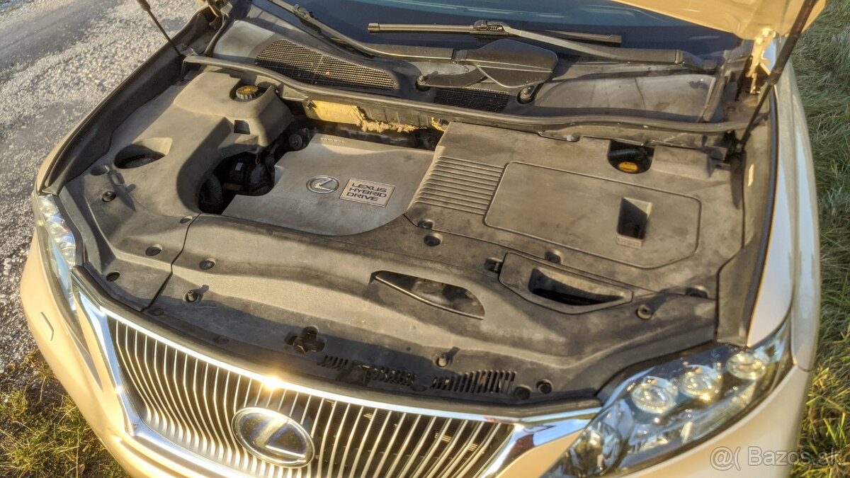 Lexus RX 450h Hybrid - 17