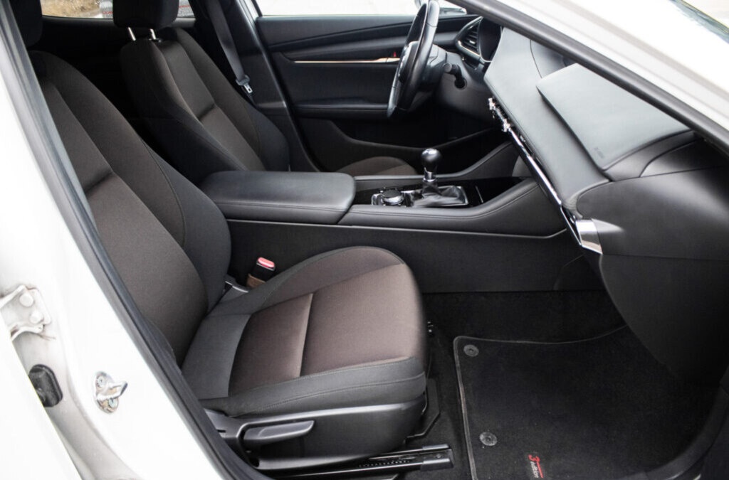 Mazda 3 90kW (2020). - 17