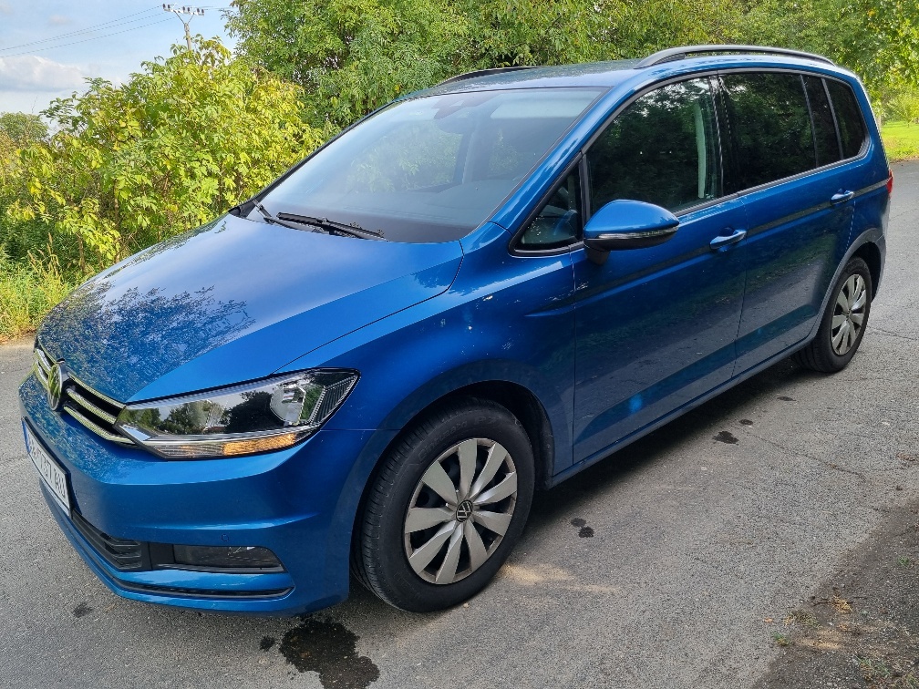 Predám VW Touran 1,5 TSI DSG - 17