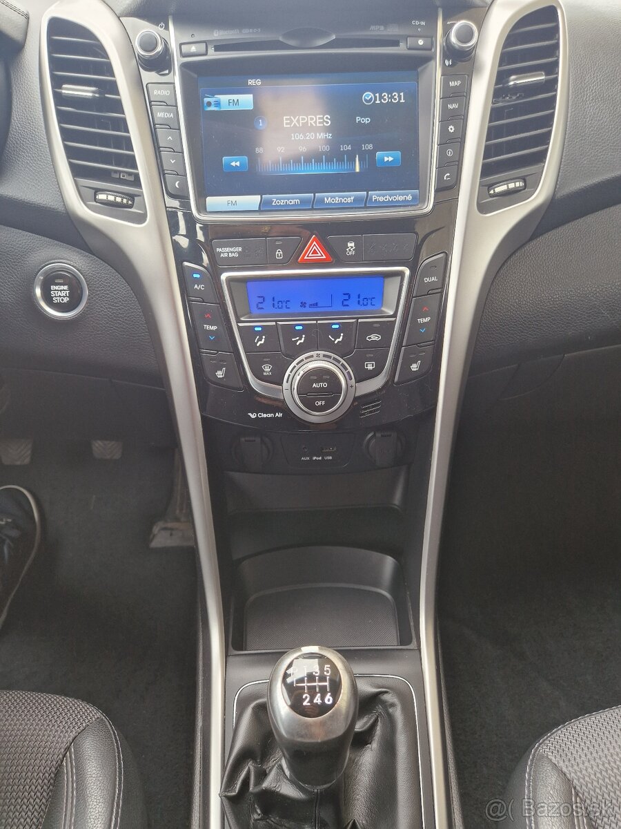 Hyundai i30 CW 1.6i CRDi HP 16V DOHC Style - 17