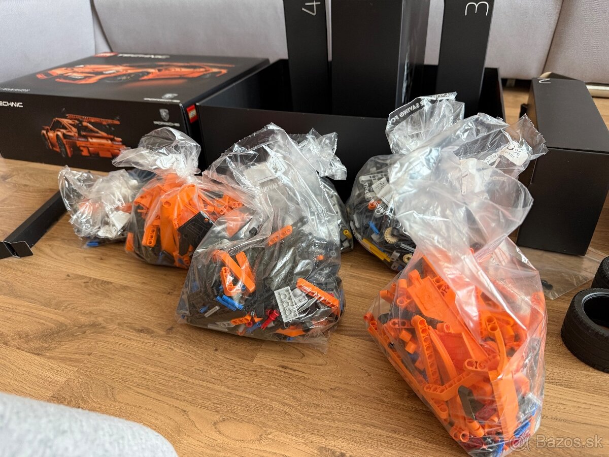 LEGO TECHNIC 42056 Porsche 911 GT3 RS - Z VÝSTAVKY - 17