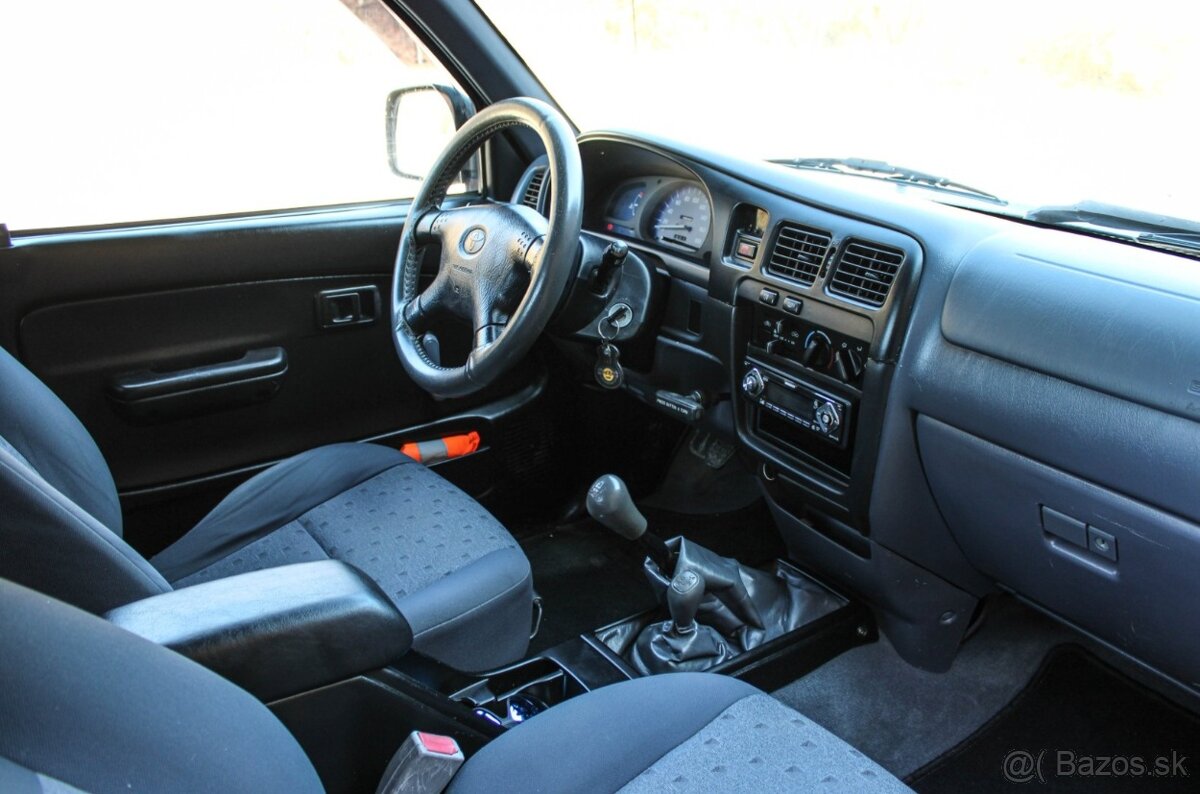 Toyota Hilux 2.5 D-4D Double Cab 4x4 - 17