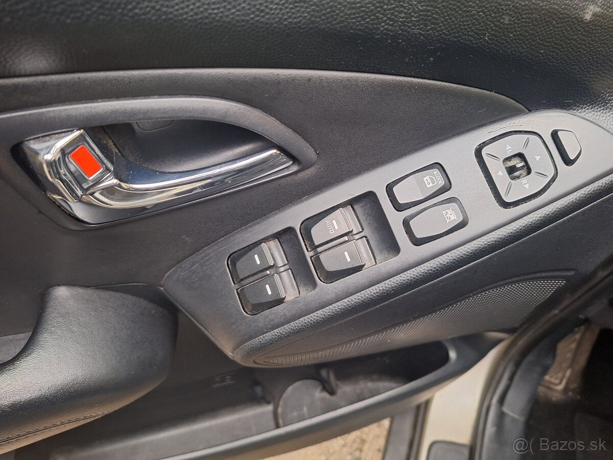 Hyundai ix35 2.0 CRDi 16V 4x4 AUTOMAT 2 majiteľ - 17