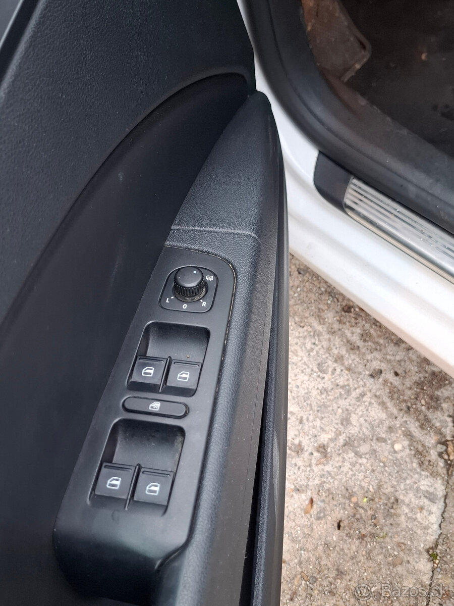 ŠKODA SUPERB COMBI 1,6 TDi 77kW 2013 - 17