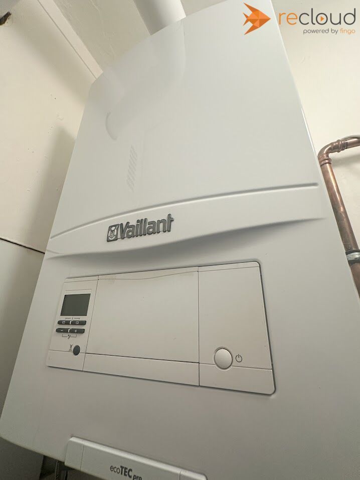 Na predaj priestranný 2-izbový byt v tehlovej bytovke na Žel - 17