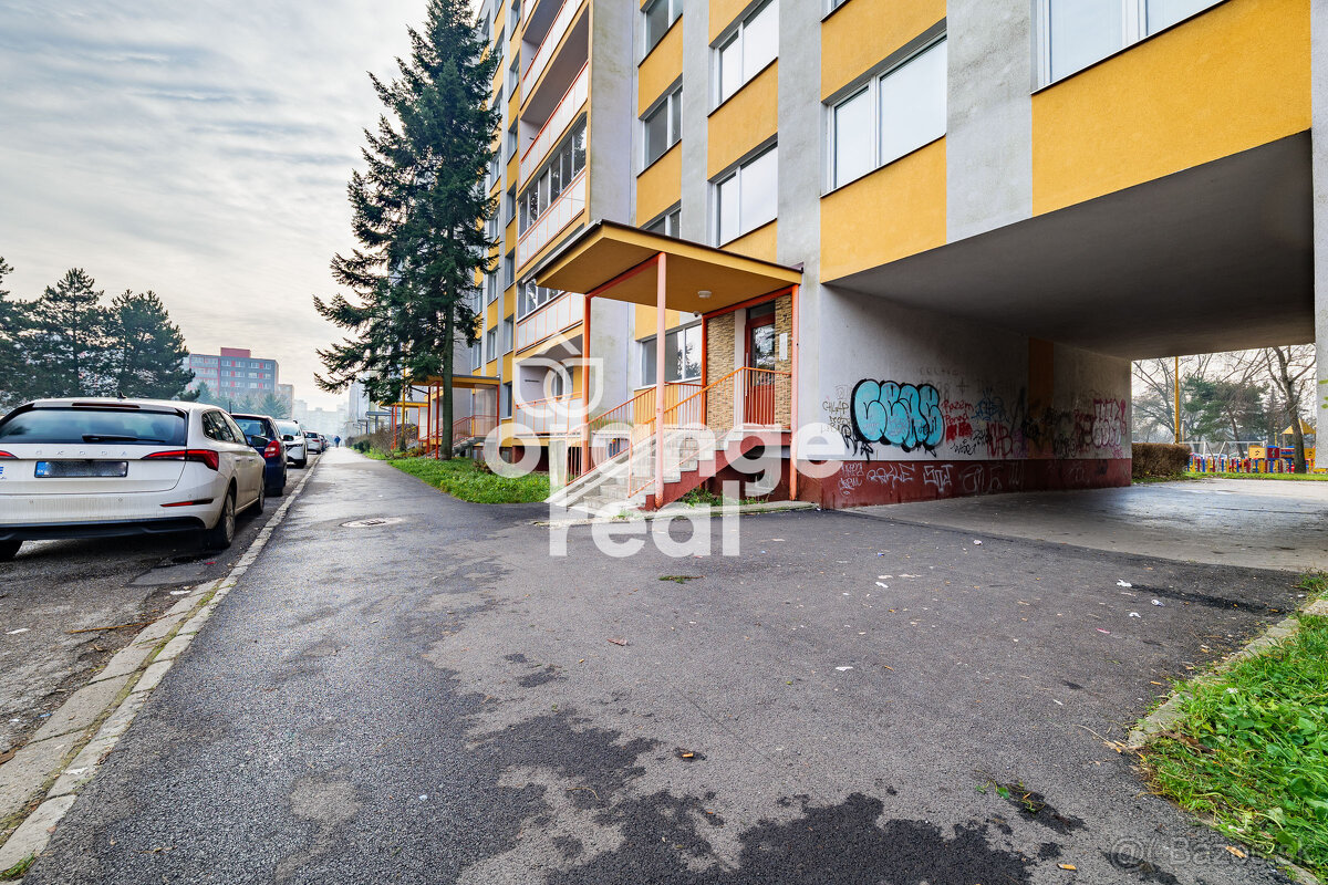 Rezervovaný 1,5 izbový byt Sputníková ul. - 17