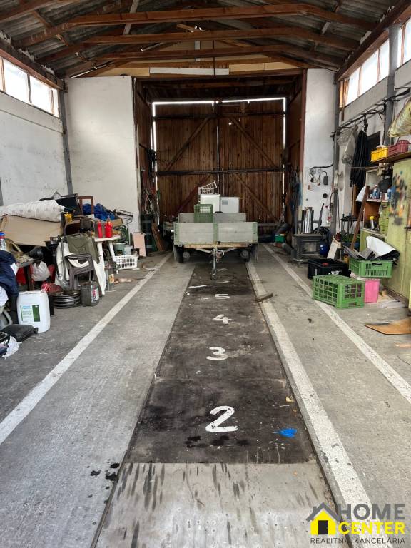 NA PREDAJ Rodinný dom s rozľahlým pozemkom /cca 3000 m²/ v K - 17