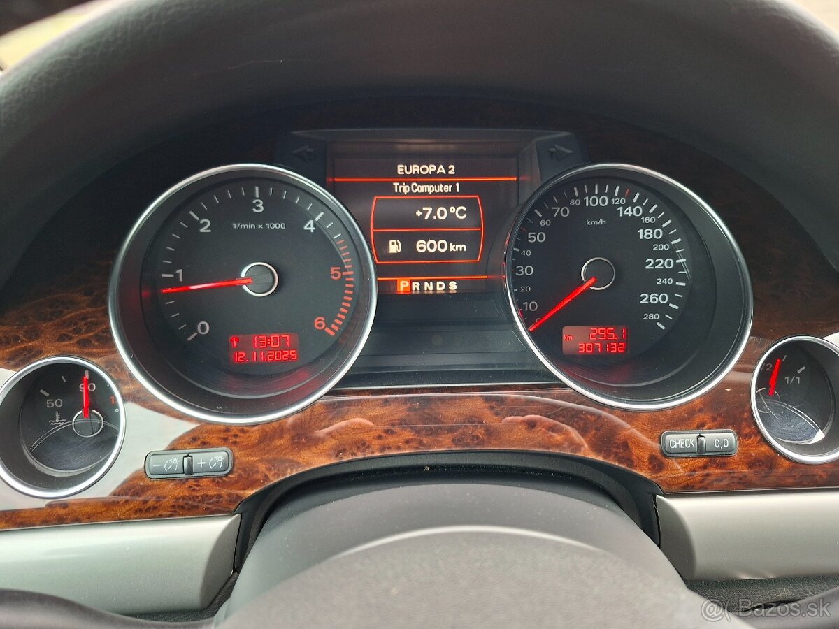 Audi A8 Long 3.0 TDI QUATTRO - 17
