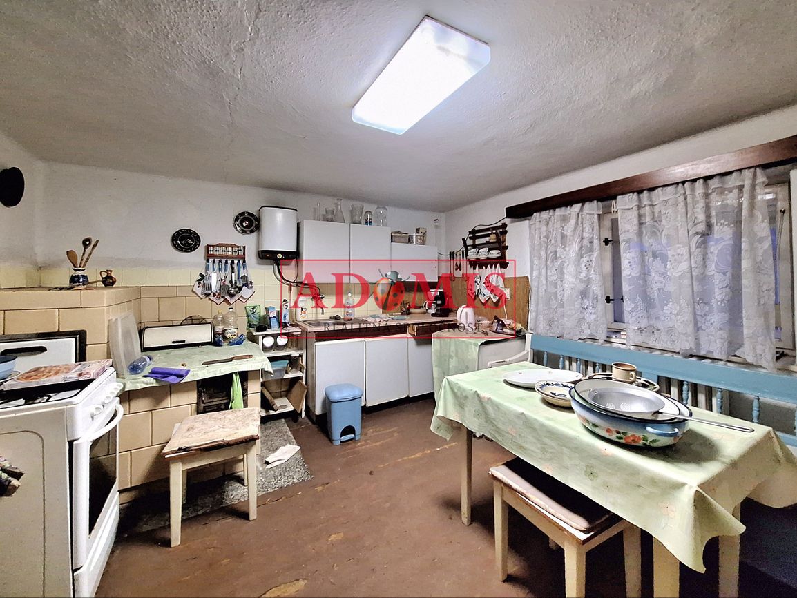 ADOMIS - predáme rodinný dom 2.podlažný 250m2, pozemok 800m2 - 17