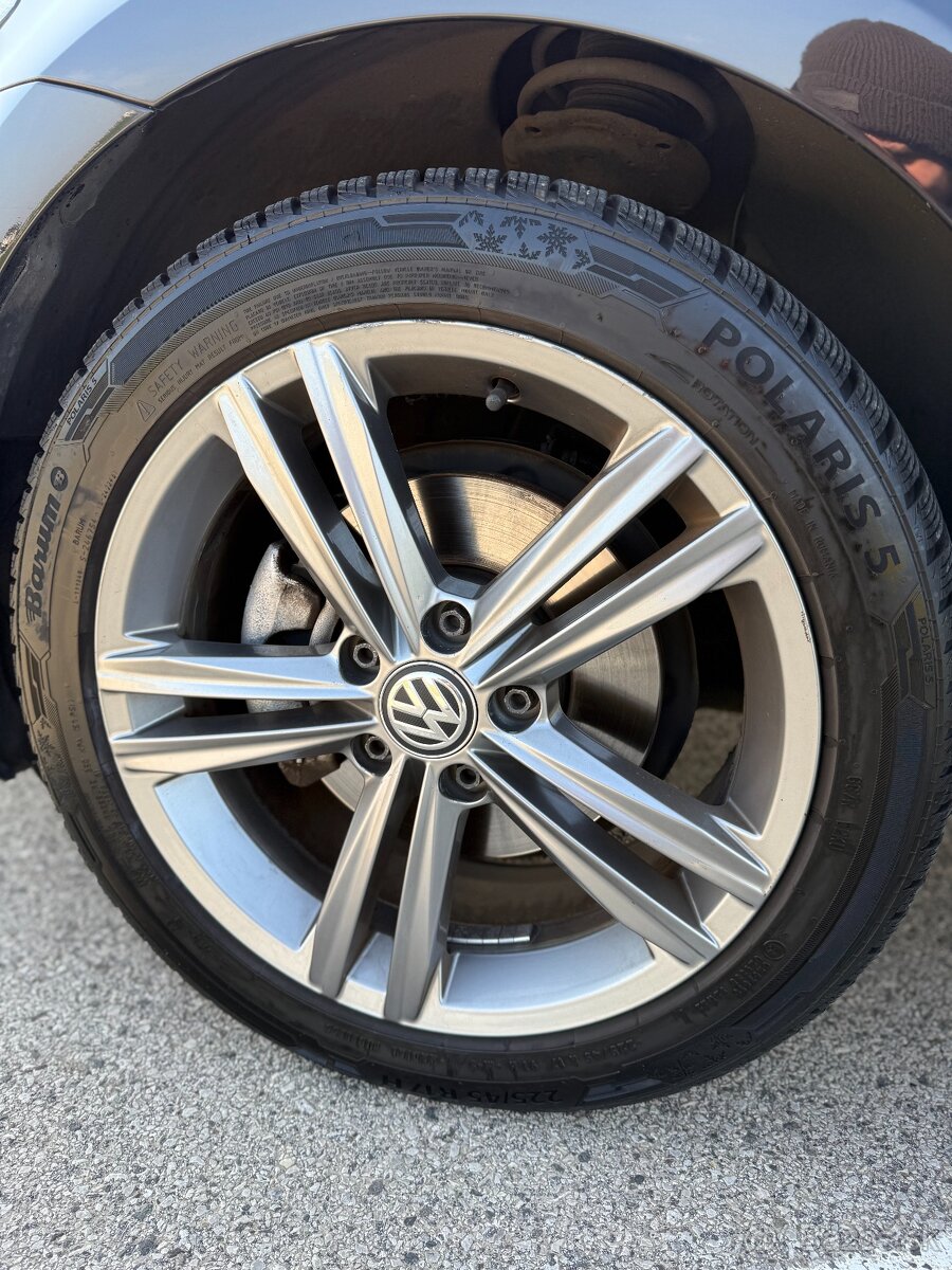 Volkswagen Golf 1.6 TDI DSG - 17