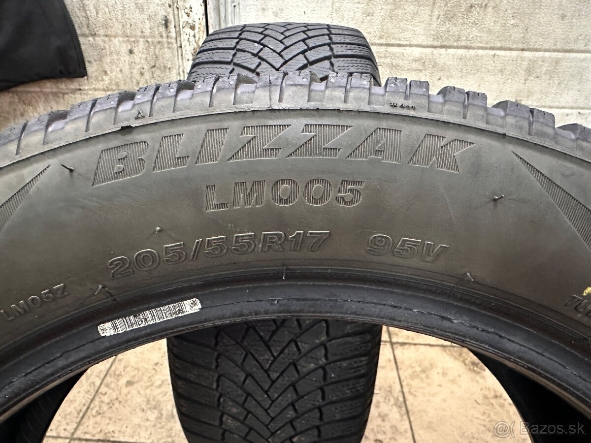 205/55R17 zimne - 17