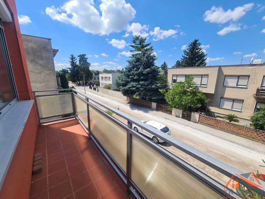 Na predaj dvojgeneračný rodinný dom Nové Zámky - 17